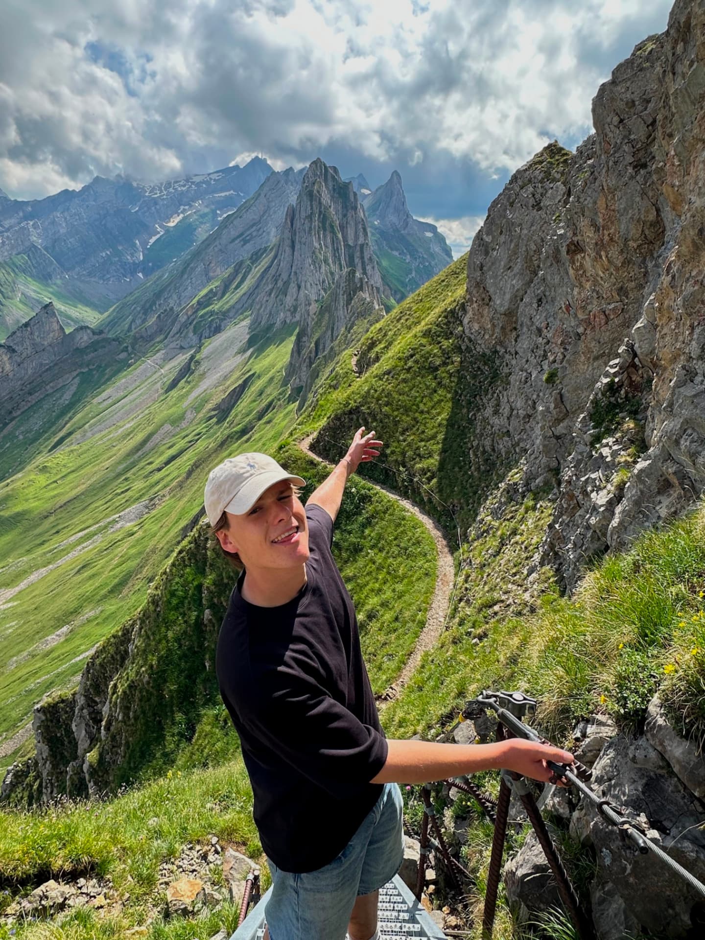 Hiking Schäfler ridge